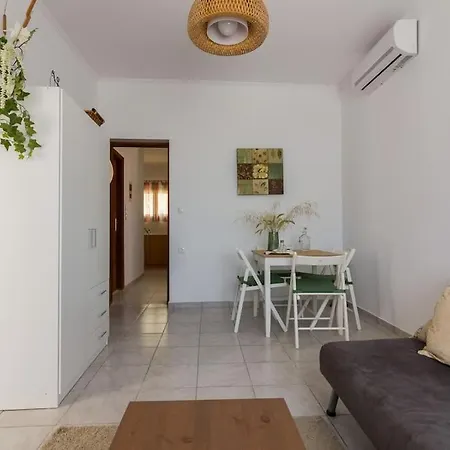 Stavros Hideaway